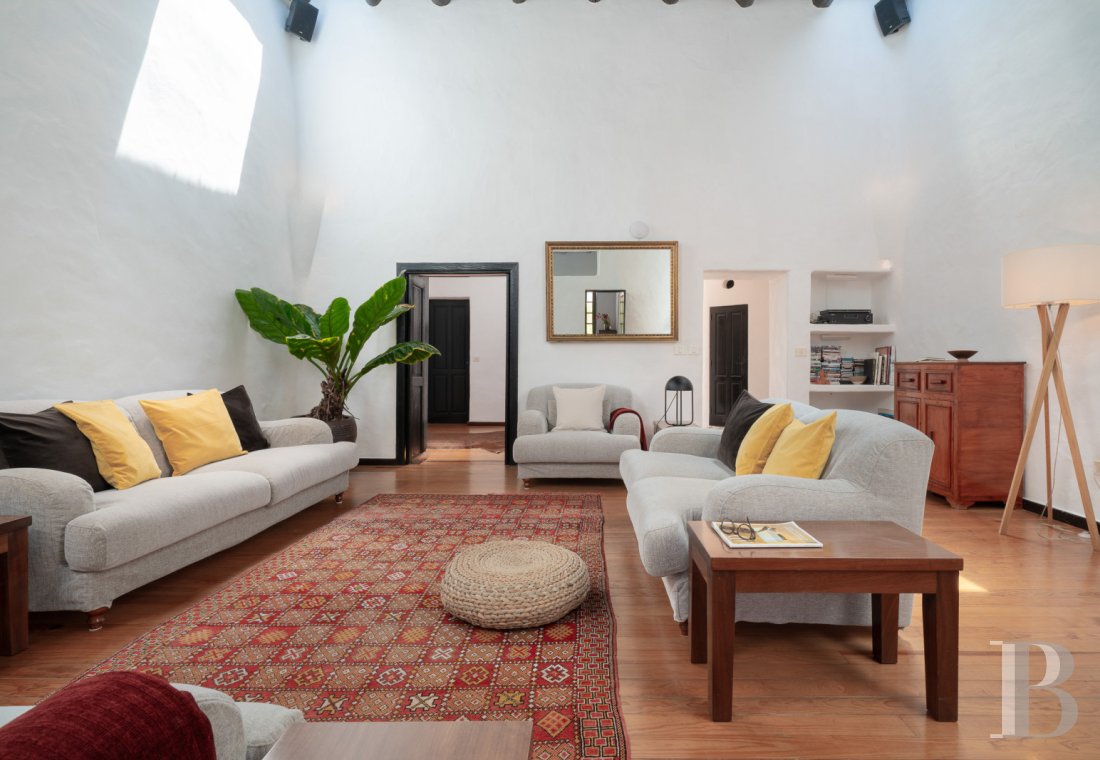 An old finca renovated in a contemporary style on the island of Lanzarote, in the Canary Islands - photo  n°4